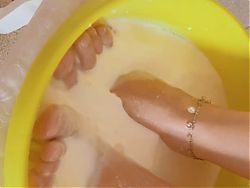 milk foot bath - beauty care- footfetishfashion 